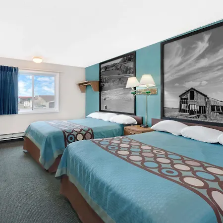 Super 8 By Wyndham Huron-2