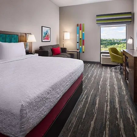 Hampton Inn Massillon-2