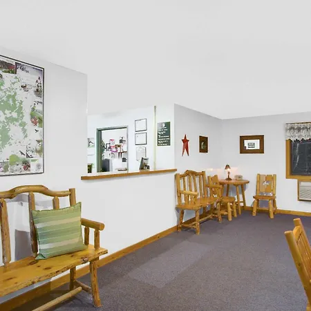 Super 8 By Wyndham Lake George/Warrensburg Area-2