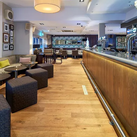 Mandolay Hotel Guildford-3