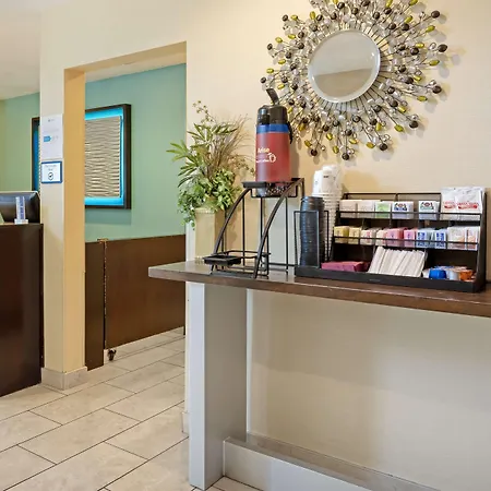 Best Western Plus Lonoke Hotel-2