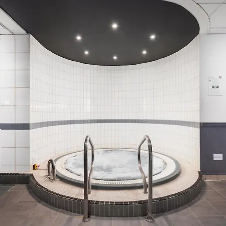 Holiday Inn Glasgow - East Kilbride By Ihg-2