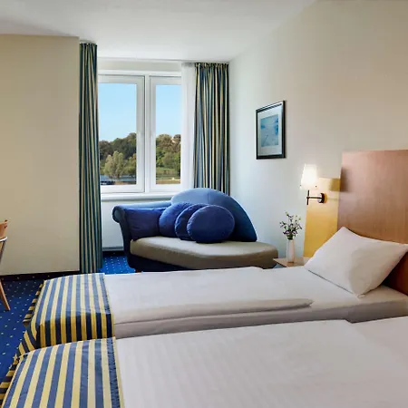 Intercityhotel Stralsund-2
