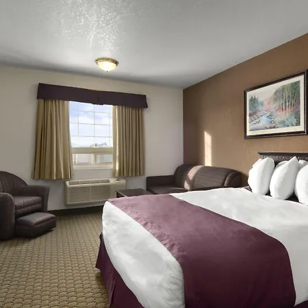 Ramada By Wyndham Red Deer Hotel & Suites-3