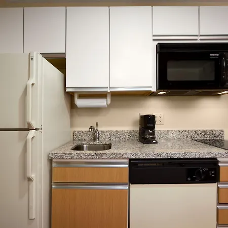 Mainstay Suites Detroit Farmington Hills-2