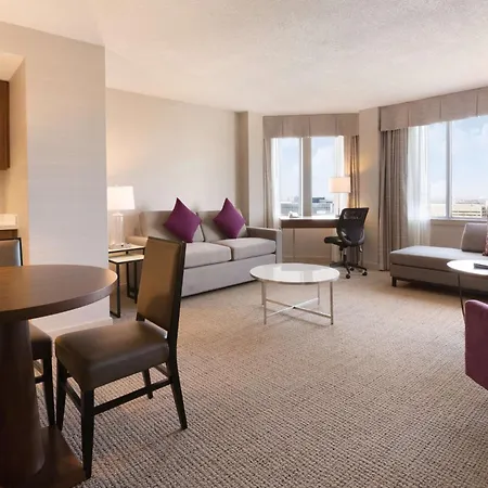 Coast Edmonton Plaza Hotel By Apa-3