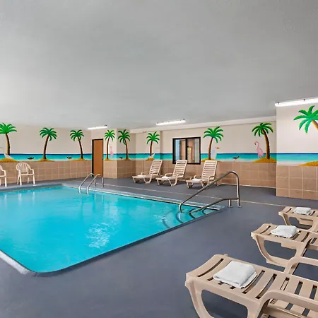 Days Inn By Wyndham Kansas City International Airport-2