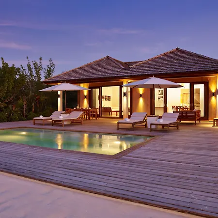 Como Parrot Cay-3