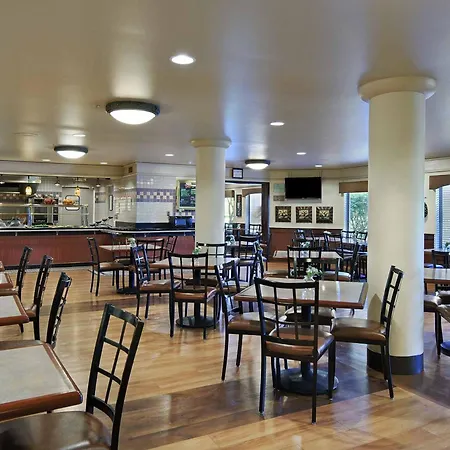 Oxford Suites Yakima-2