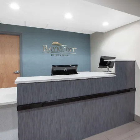 Baymont By Wyndham Grand Rapids Near Downtown-3