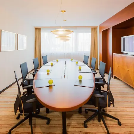 Courtyard By Marriott Duesseldorf Hafen-3