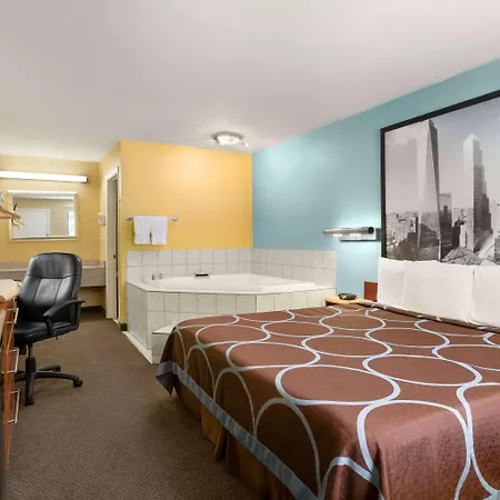 Super 8 By Wyndham Findlay-3