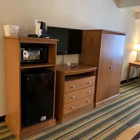 Super 8 By Wyndham Beaumont I-10 College St-3