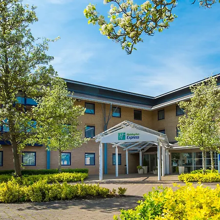 Holiday Inn Express Milton Keynes By Ihg-2