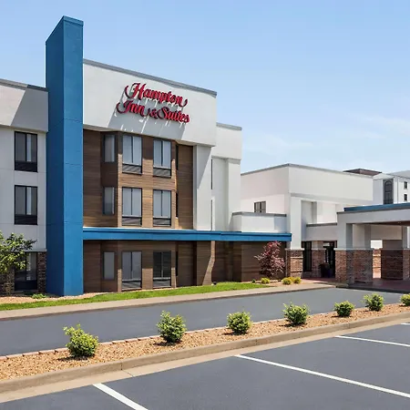 Hampton Inn & Suites Springfield-2