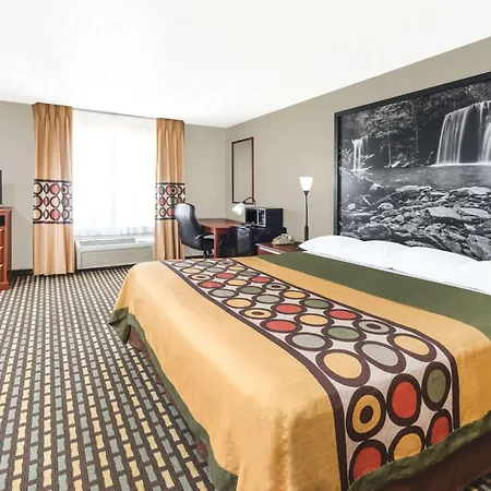 Super 8 By Wyndham Bolivar-3