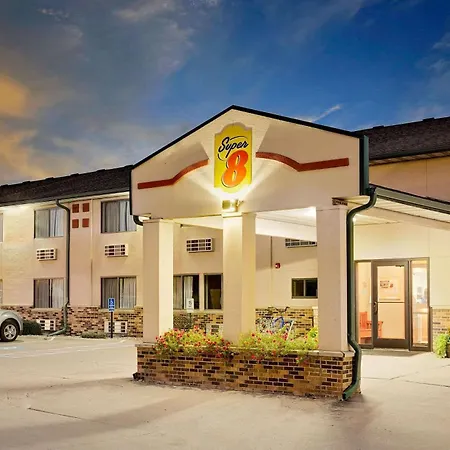 Super 8 By Wyndham St. James-3