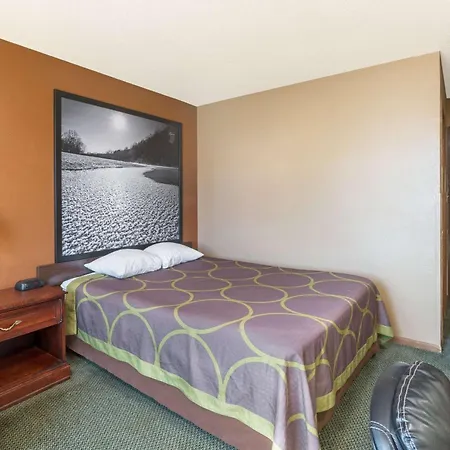 Super 8 By Wyndham Poplar Bluff Missouri-3