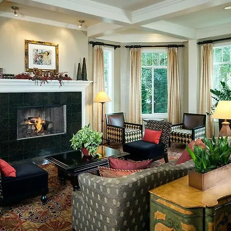 Plaza Inn & Suites At Ashland Creek-2