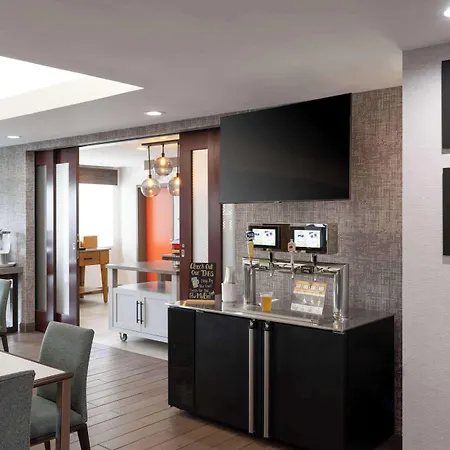 Hampton Inn Seekonk-2