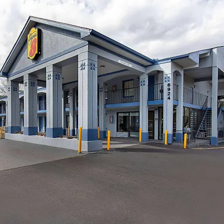 Super 8 By Wyndham Nashville West-3