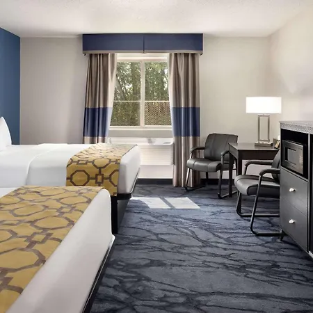 Baymont Toledo Airport Hotel Swanton-3
