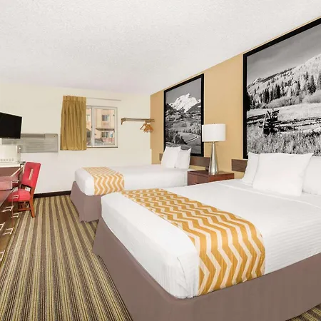 Travelodge By Wyndham Loveland/Fort Collins Area-3