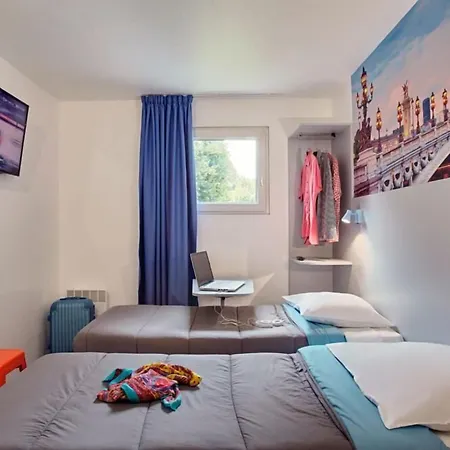 Welcomotel Les Mureaux-2