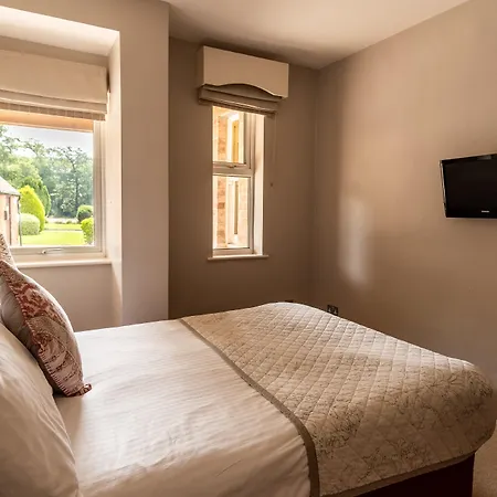 Donington Park Farmhouse Hotel-3