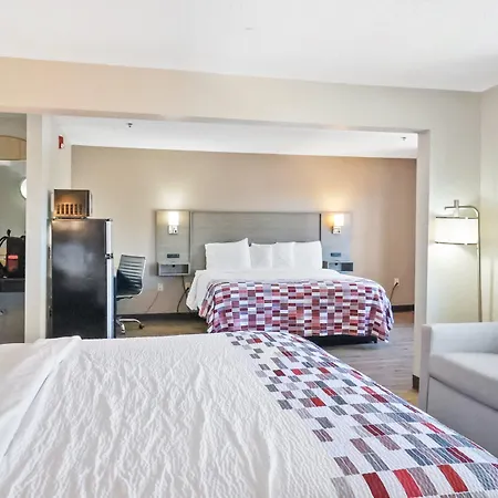 Red Roof Inn & Suites Fayetteville-Fort Bragg-3