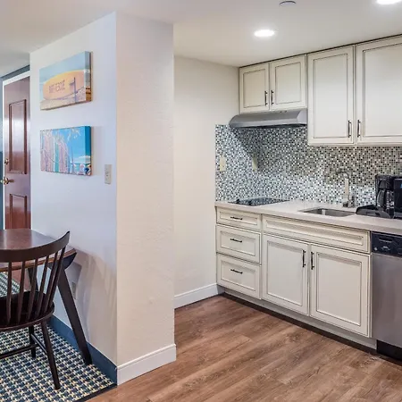 The Atlantic Suites On The Ave-3