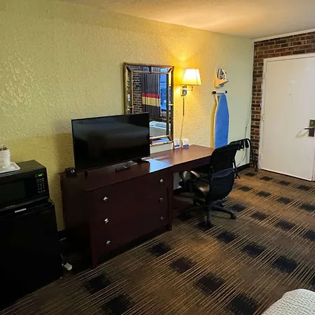 Travelodge By Wyndham Airport Platte City-3