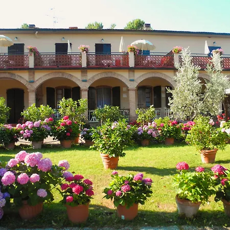 Hotel Le Renaie-3