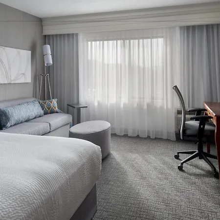 Courtyard By Marriott Lebanon-2