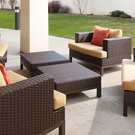 Courtyard By Marriott Lebanon-3
