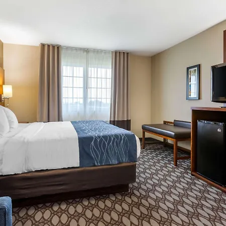 Comfort Inn Story City - I-35 Near Ames-3