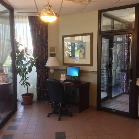 Quality Hotel & Suites-3