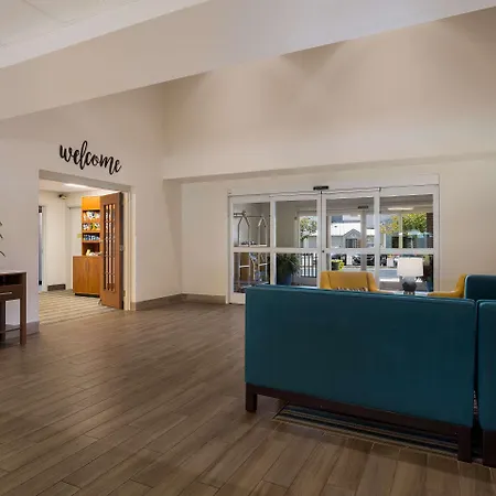 Mainstay Suites Wilmington - University Area-2