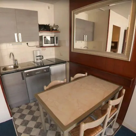 Appart'Hotel Le Trianon-3