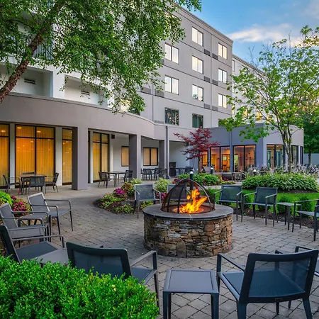 Courtyard By Marriott Providence Lincoln-3