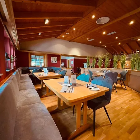 Maifeld Sport- und Tagungshotel-2
