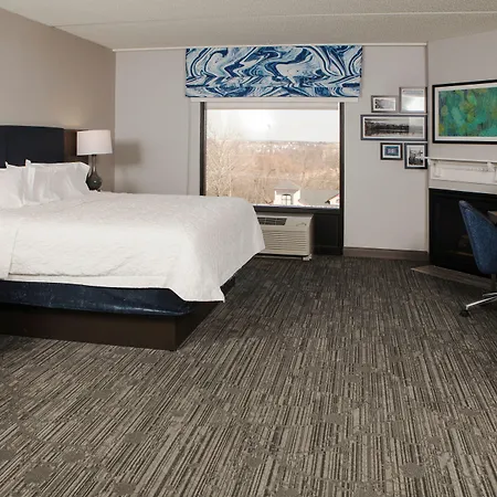 Hampton Inn Easton-3
