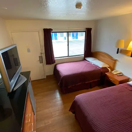 Travelodge By Wyndham Grand Rapids North-3
