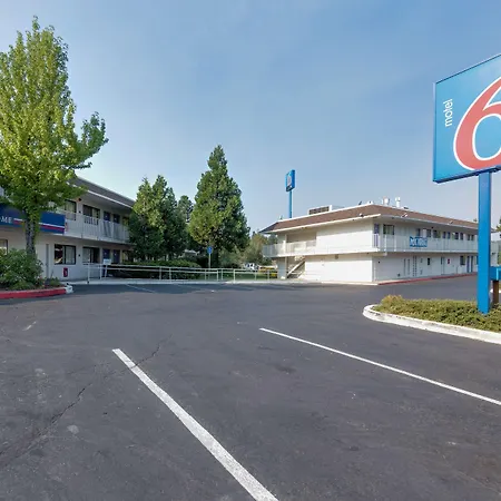 Motel 6 Weed - Mount Shasta-2