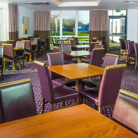 Holiday Inn Express Cambridge By Ihg-2