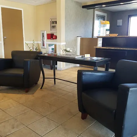 Residences At Solomon Pond-2