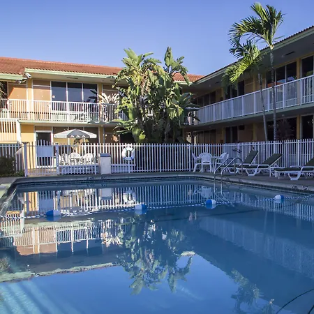 Quality Inn & Suites Airport-Cruise Port Hollywood-3
