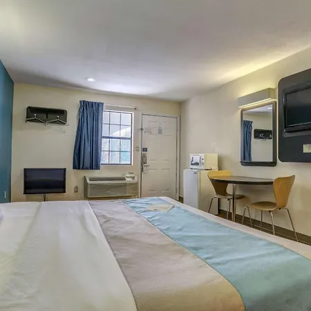 Motel 6-Dickson, Tn-3