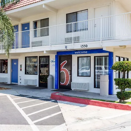 Motel 6 Bakersfield, Ca - Convention Center-3