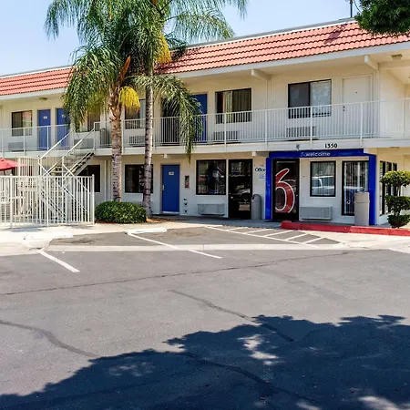 Motel 6 Bakersfield, Ca - Convention Center-2